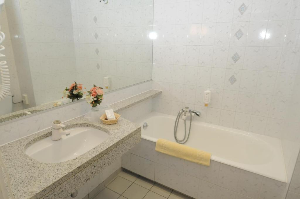 Hotel 4C Cluses Rum bild